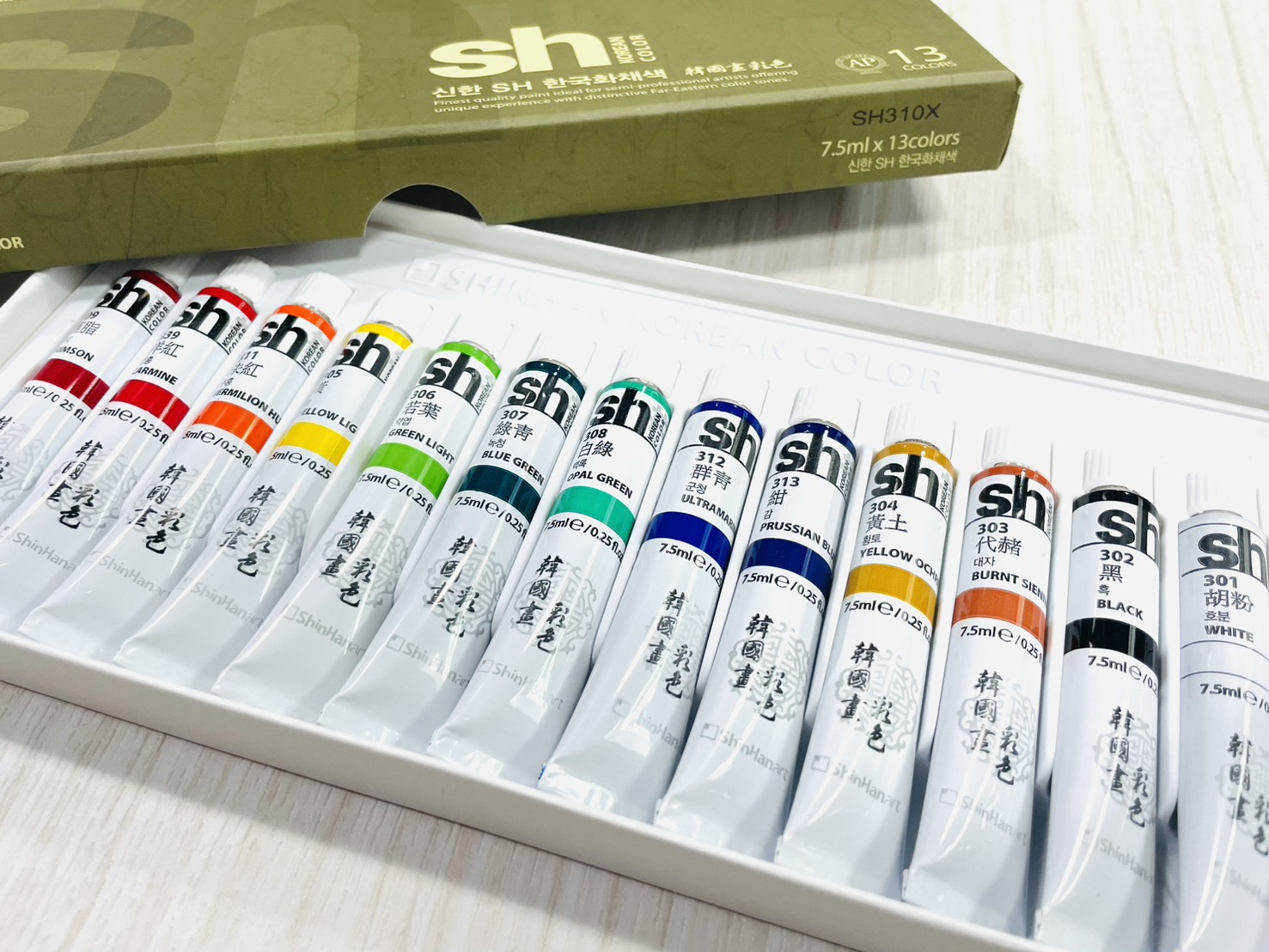 《ShinHan 新韓 國畫顏料》 一盒13色 7.5ml