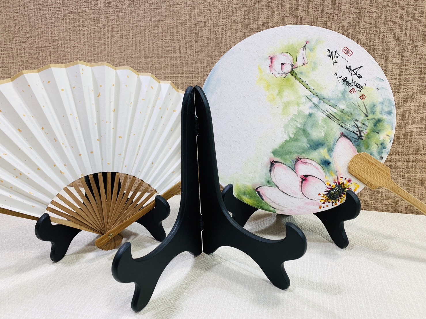 《簡易扇架》大 中 小號 扇架 塑膠製 手扇展示架 展示架