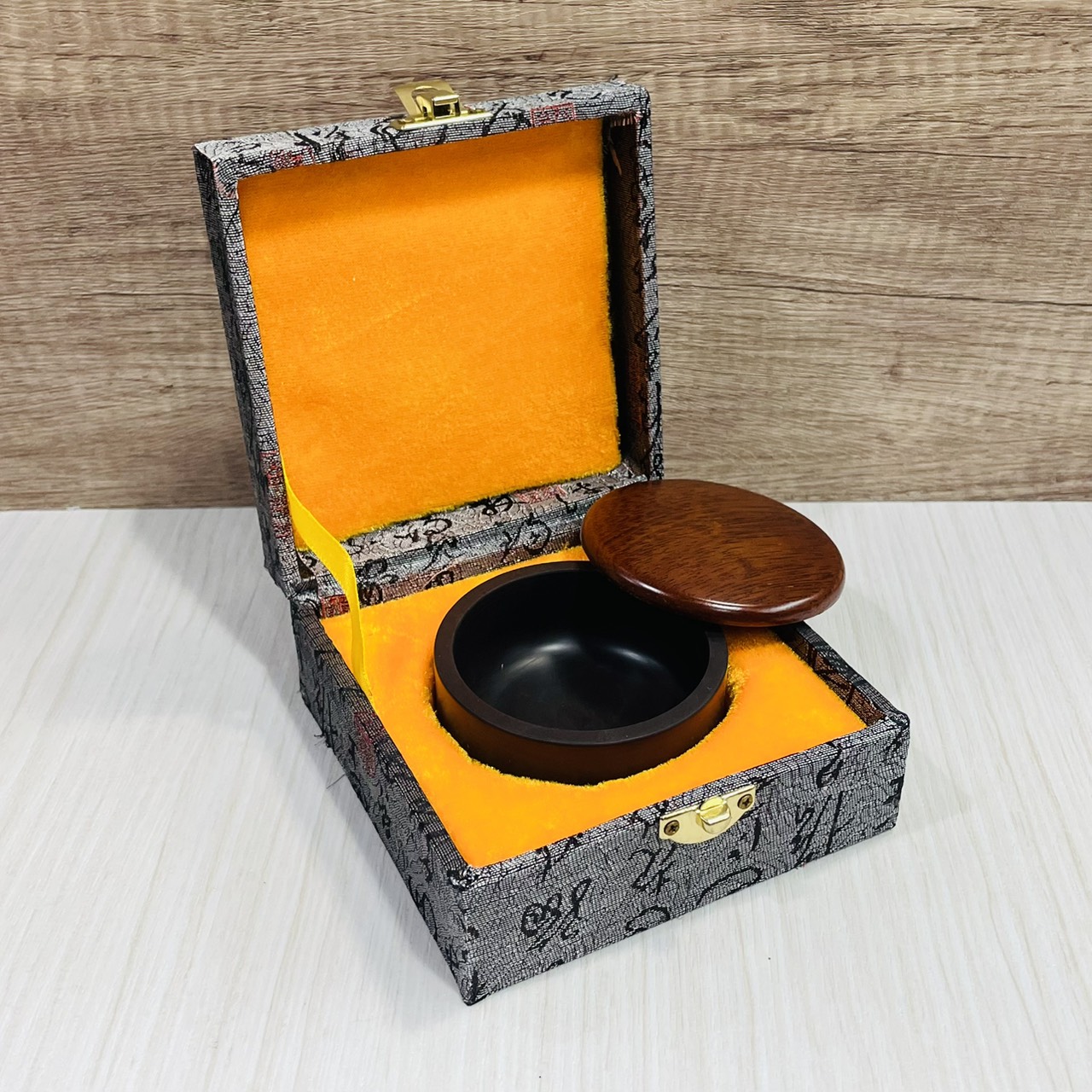 《2.5寸 宋坑單打端硯》 7.5cm 肇慶端硯 綠端 紅端