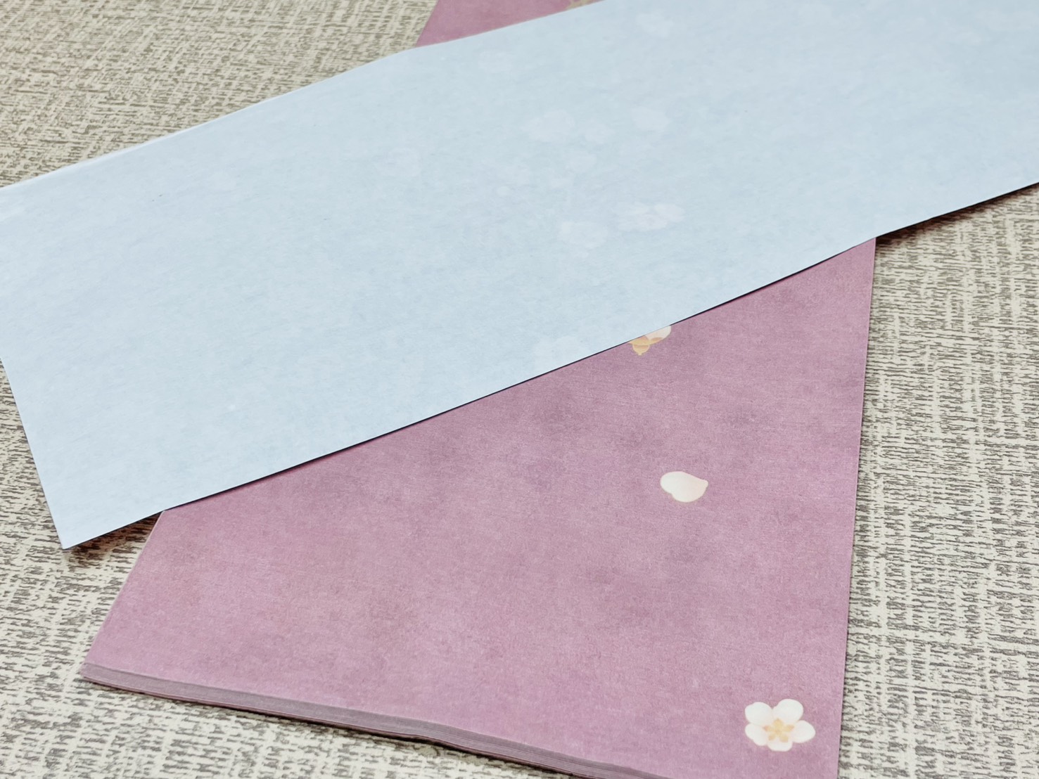 《蠟染梅花箋》 半生熟宣 約14x34cm 書法小品