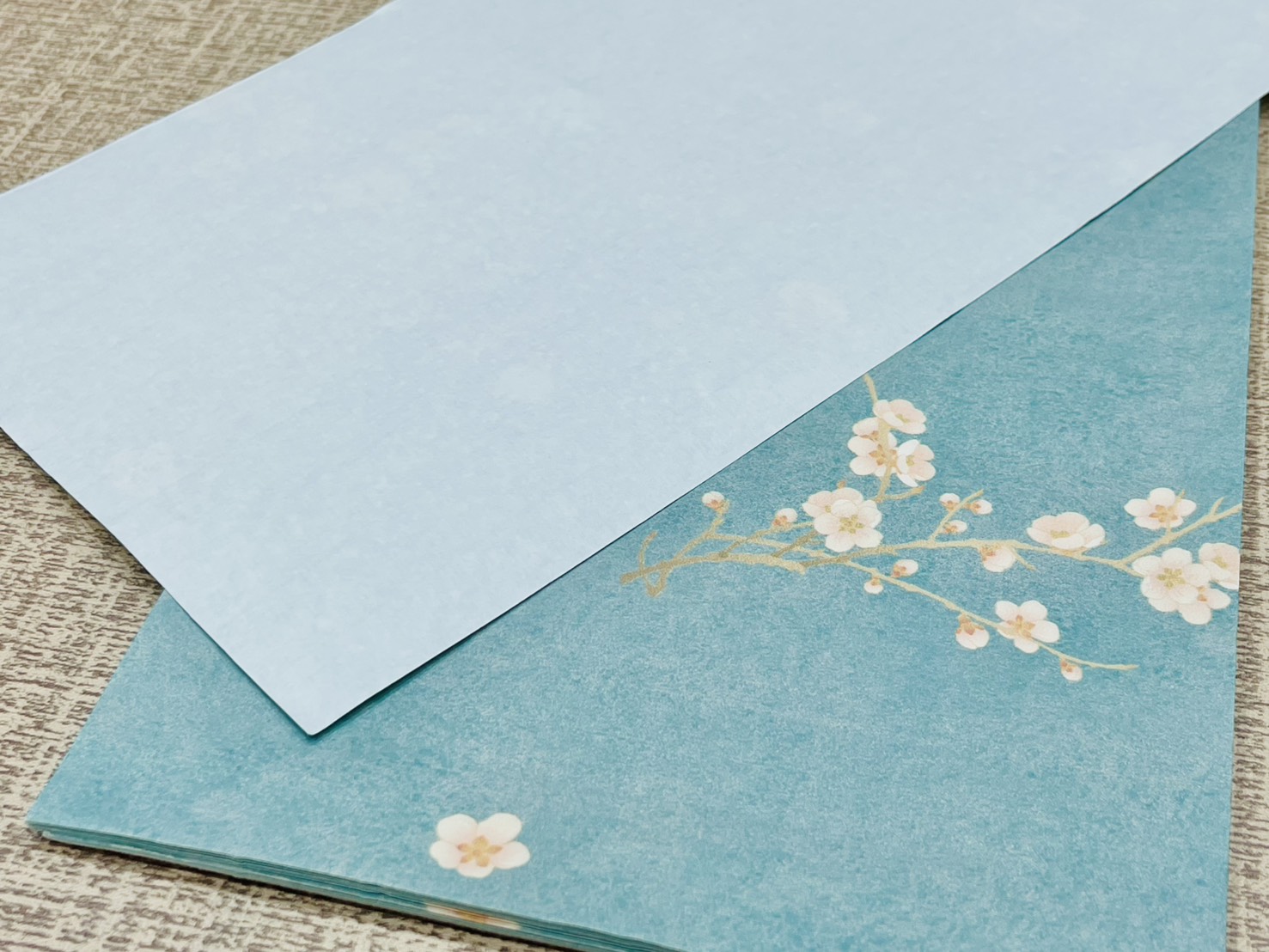 《蠟染梅花箋》 半生熟宣 約14x34cm 書法小品