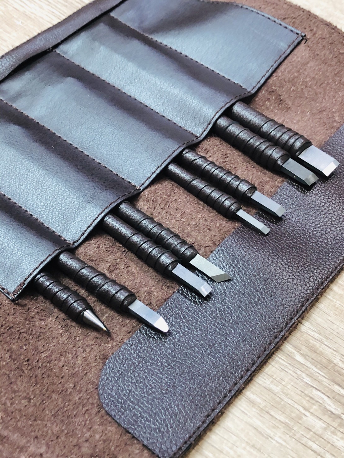 《精緻手工篆刻刀8支組》優質鎢鋼篆刻刀 附精緻手工皮製刀套