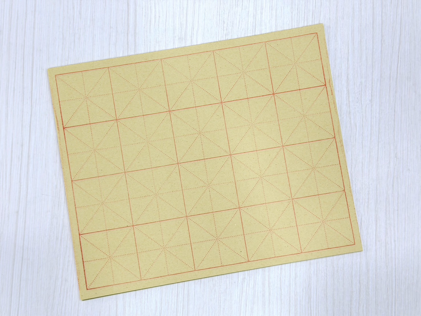 《6K 20格米字格毛邊紙》 8x8cm