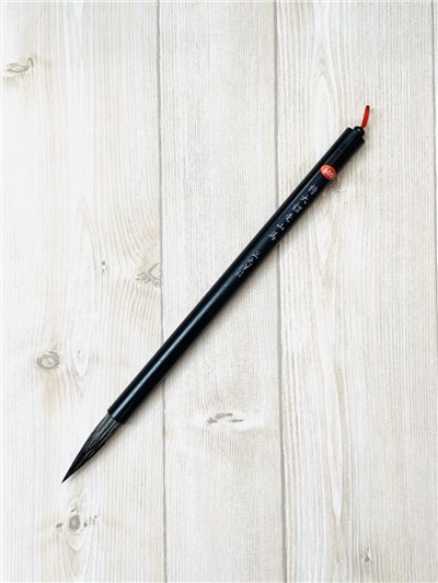 《特大貂毫山馬》 馬毛畫筆，硬度彈性兼具，柔軟而帶有硬毛，適用於畫山石、樹枝